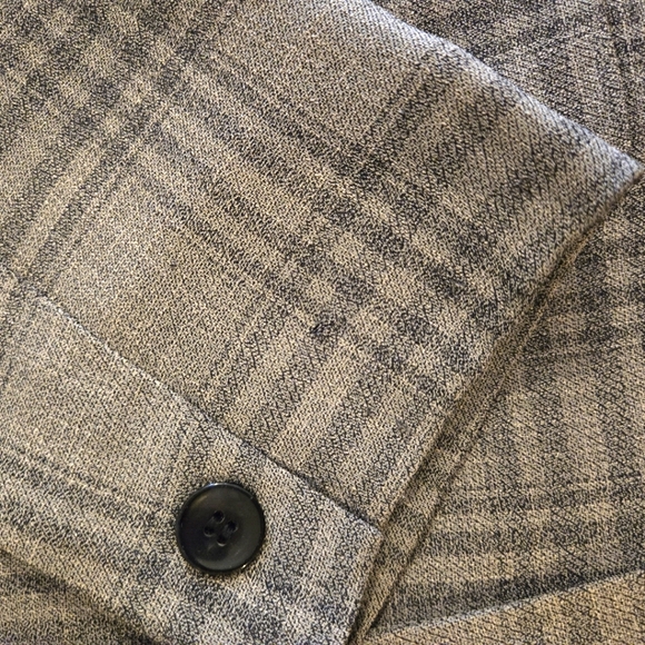 Jones of New York Woman's Green Plaid Suit, Size 12 - Picture 15 of 16